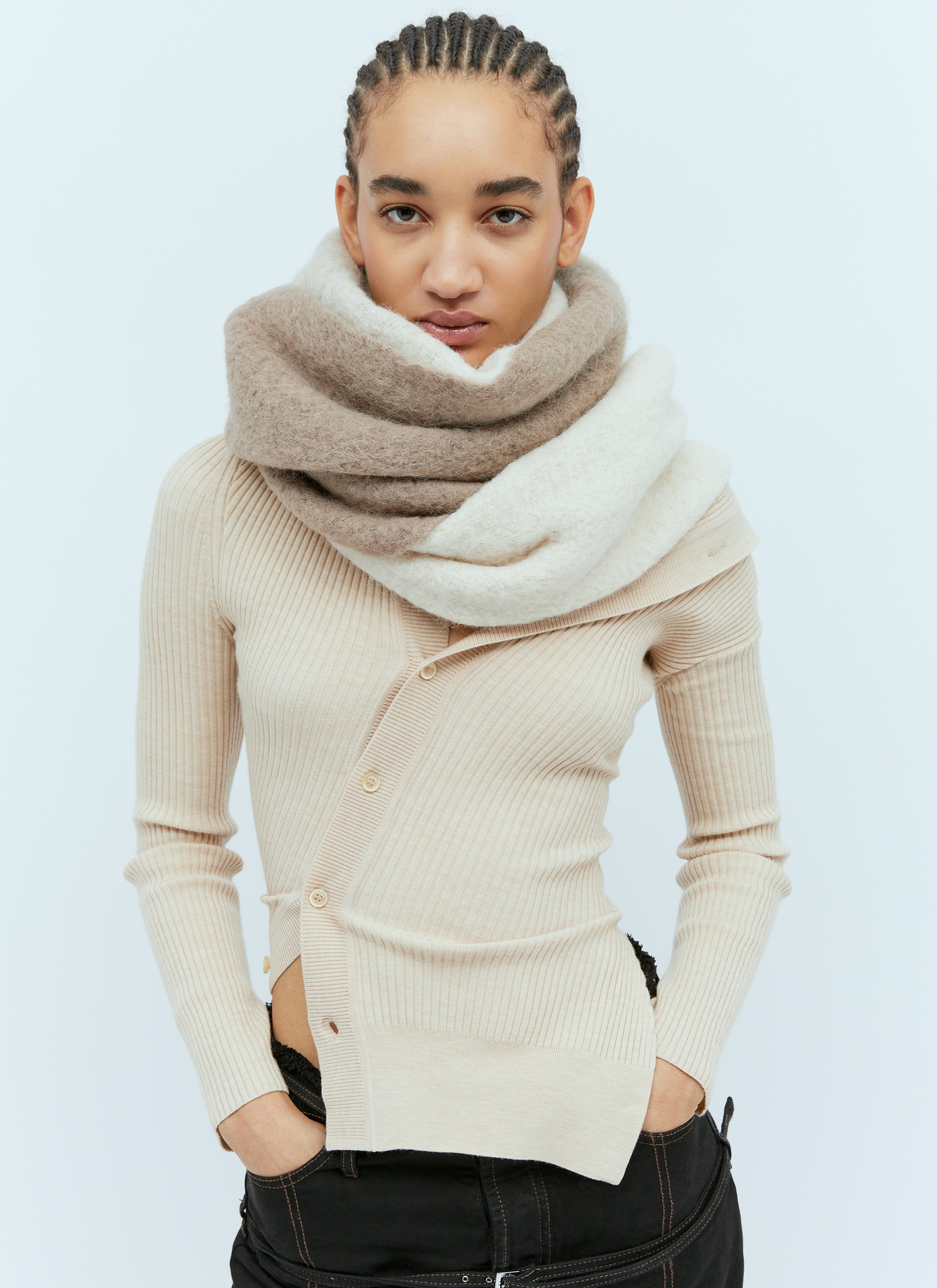 jacquemus-l-echarpe-moisson-